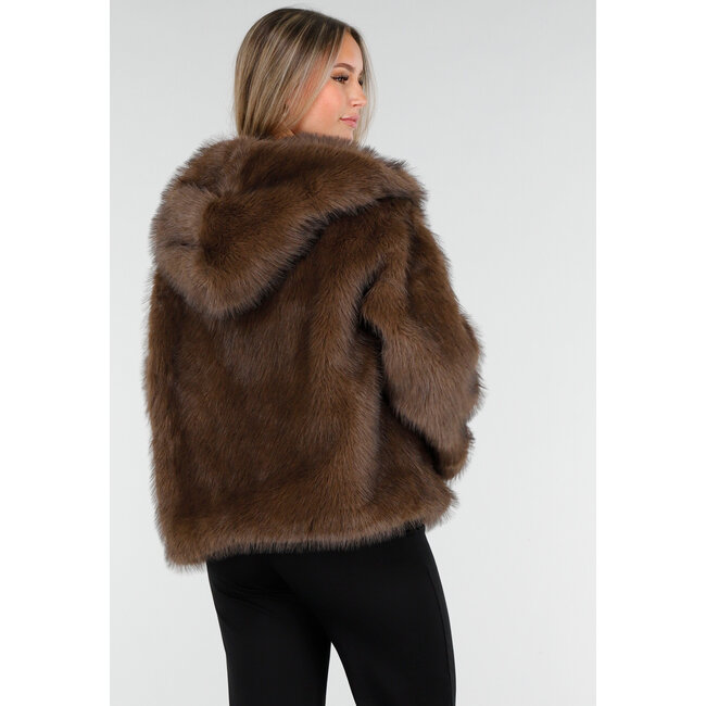 Braune Kunstfelljacke mit Kapuze