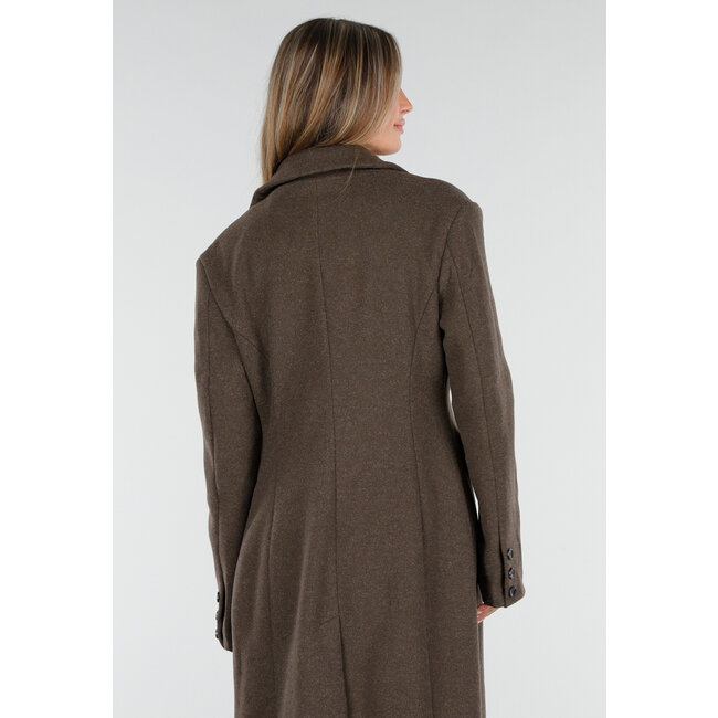 Brauner Mantel mit Reverskragen und Knöpfen