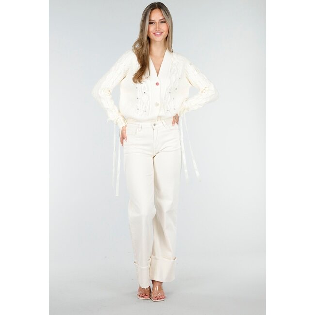 Cremefarbene Strickjacke mit Perlen- und Schleifendetails