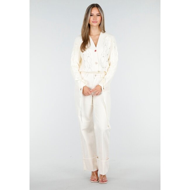 Cremefarbene Strickjacke mit Perlen- und Schleifendetails