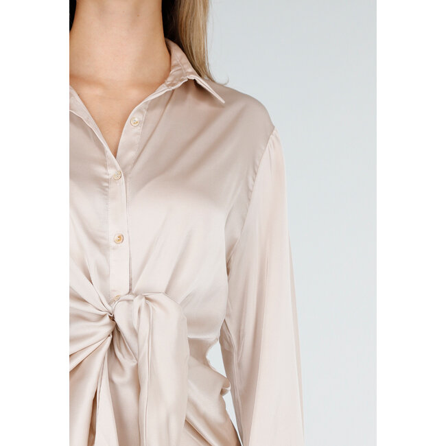 Bluse mit langen Ärmeln aus beigem Satin