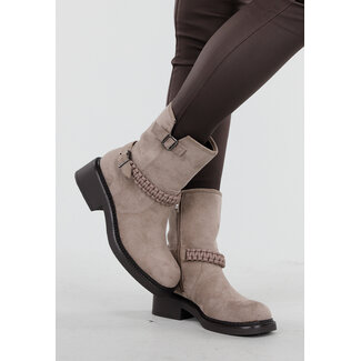 Taupefarbene Wildlederstiefel mit Reißverschluss und Schnalle