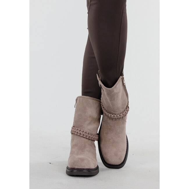 Ankle Boots in Taupe Wildleder mit geflochtenem Band