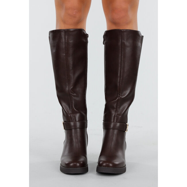 Kniehohe Stiefel in Dunkelbraun mit Absatz und Reißverschluss