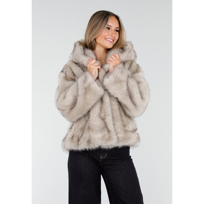 Taupefarbene Kunstfelljacke mit Kapuze