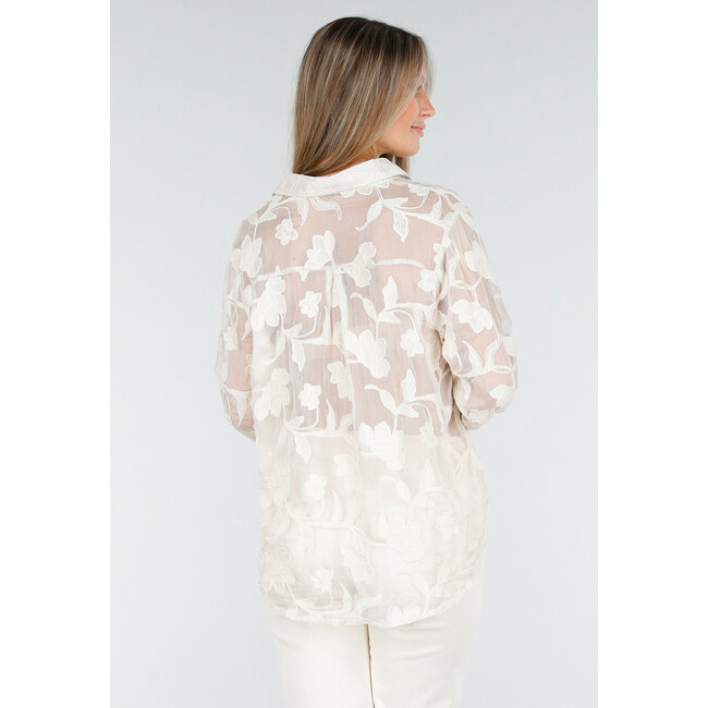 Beigefarbene, durchscheinende Bluse mit Blumenstickerei und langen Ärmeln