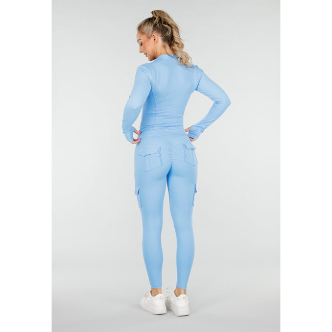 Blauer Sportset mit Scrunch-Leggings und Weste mit Cargotaschen