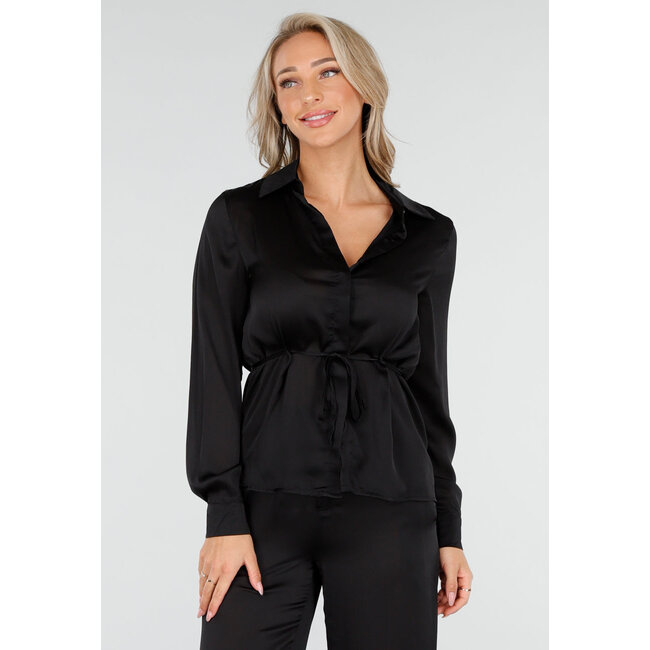 Schwarzes Set im Satin-Look mit Bluse und weit geschnittener Hose