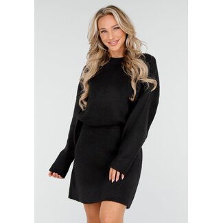 Schwarzes Strick-Set mit Rock