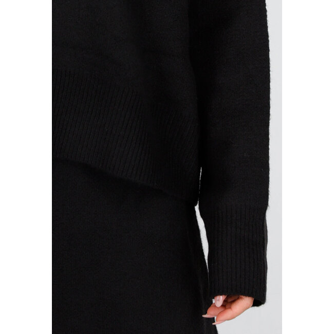 Schwarzes 2-teiliges Strick-Set mit Pullover und Rock