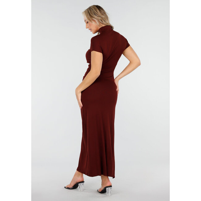 Bordeauxrotes Maxikleid mit Rollkragen und Schlitz