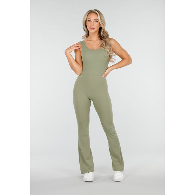 Grüner Scrunch-Jumpsuit mit tiefem Rückenausschnitt und ausgestellten Hosenbeinen