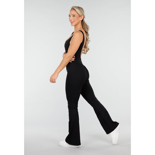 Schwarzer Pilates-Jumpsuit mit ausgestellten Hosenbeinen und offenem Rücken