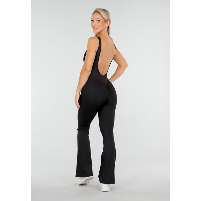 Schwarzer Pilates-Jumpsuit mit ausgestellten Hosenbeinen und offenem Rücken