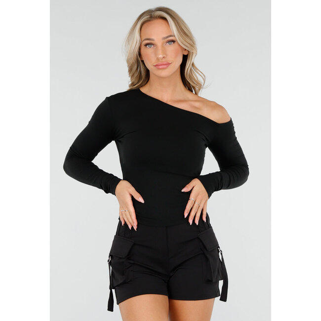 Schwarzes One-Shoulder-Top mit langen Ärmeln