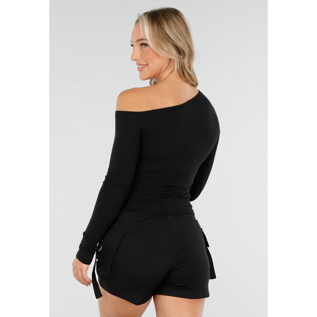 Schwarzes One-Shoulder-Top mit langen Ärmeln