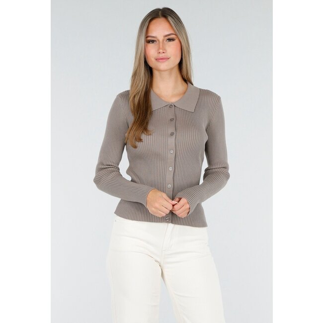 Braune gerippte Strickjacke mit Knöpfen