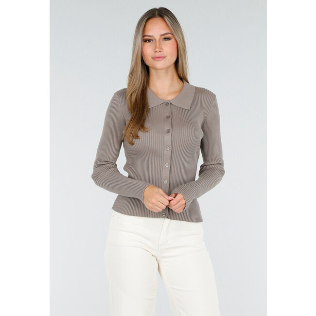 Braune gerippte Strickjacke mit Knöpfen