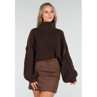 Brauner Rollkragenpullover mit Kordelzug
