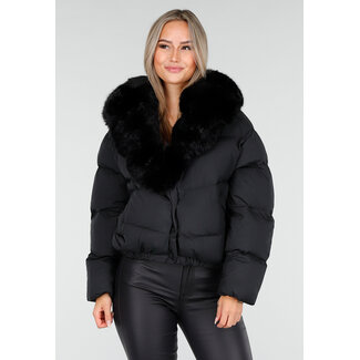 Pufferjacke Schwarz mit Pelzkragen