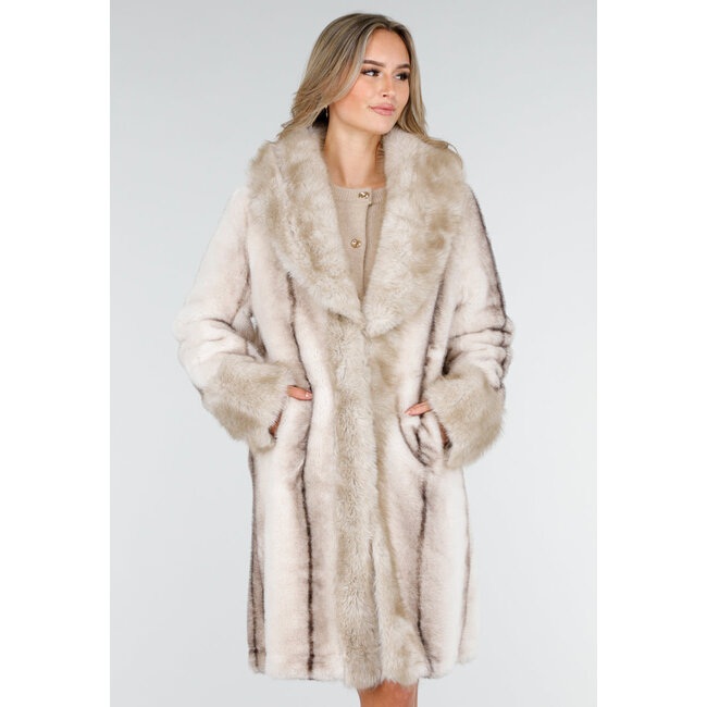 Beige Pelzmantel mit Revers