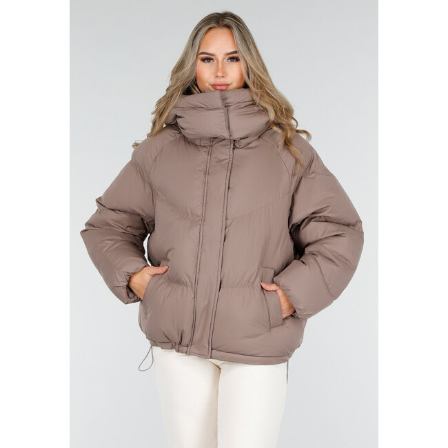 Taupe Pufferjacke mit Kapuze und Reißverschluss