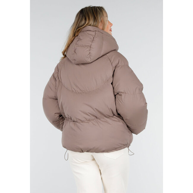 Taupe Pufferjacke mit Kapuze und Reißverschluss