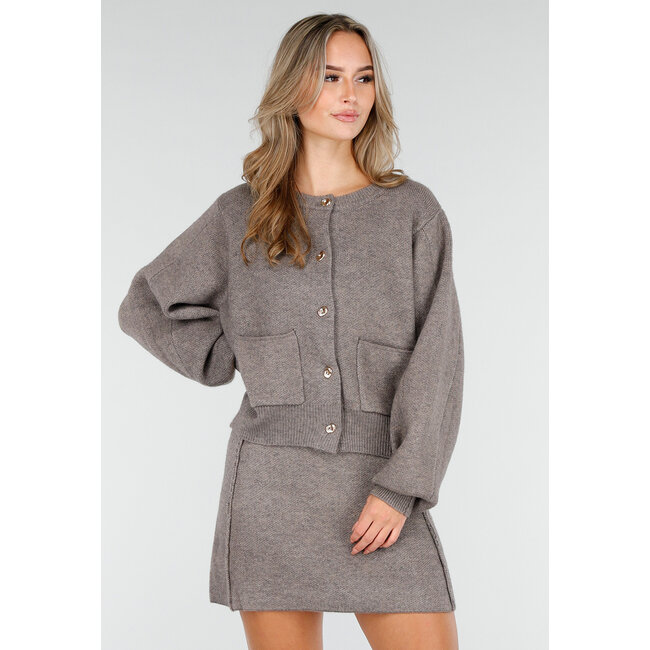 Taupefarbenes zweiteiliges Set mit Strickjacke und Rock
