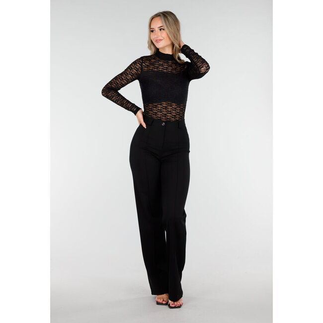 Schwarzes Spitzenoberteil mit langen Ärmeln und hohem Kragen