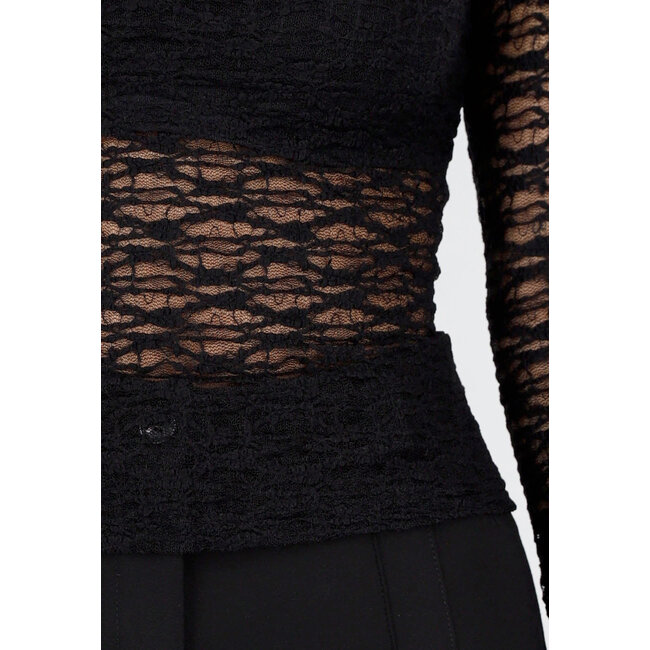 Schwarzes Spitzenoberteil mit langen Ärmeln und hohem Kragen
