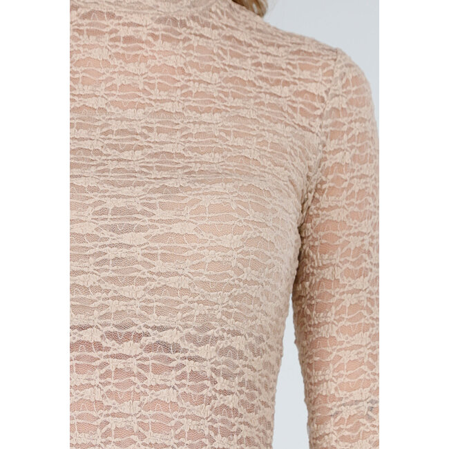 Beigefarbenes, halbtransparentes Oberteil mit hohem Kragen und langen Ärmeln