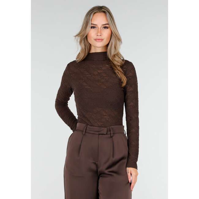Braunes Spitzenoberteil mit hohem Kragen und langen Ärmeln