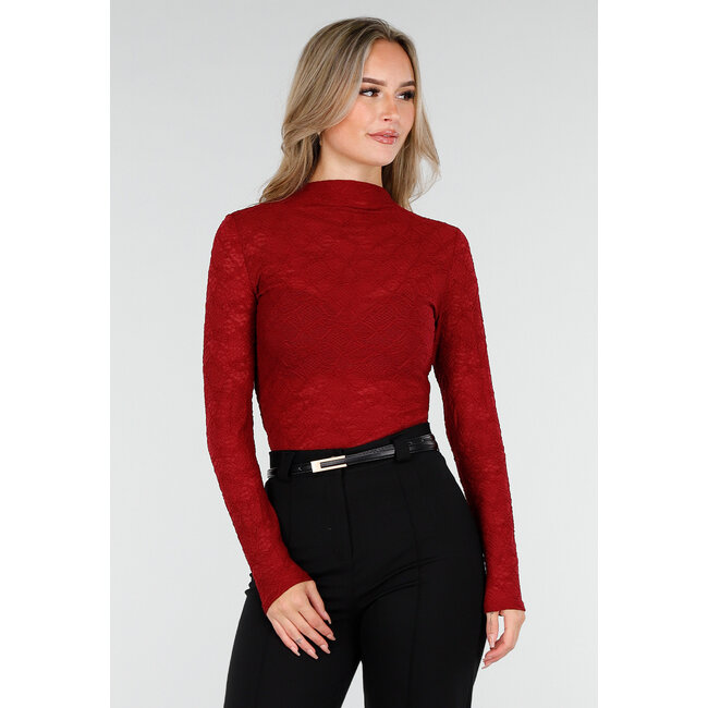Rotes Stretch-Oberteil mit langen Ärmeln und hohem Kragen