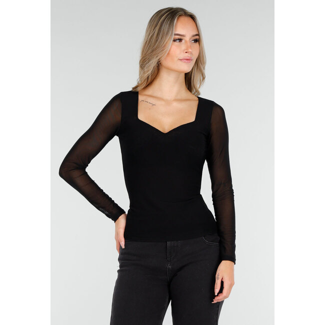 Schwarzes Oberteil mit Mesh-Ärmeln und herzförmigem Ausschnitt