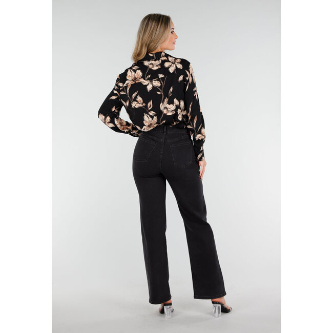 Schwarze Bluse mit beigem Blumenmuster und langen Ärmeln