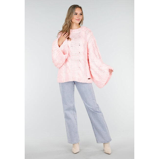 Rosa Strickpullover mit Zopfmuster und weiten Ärmeln