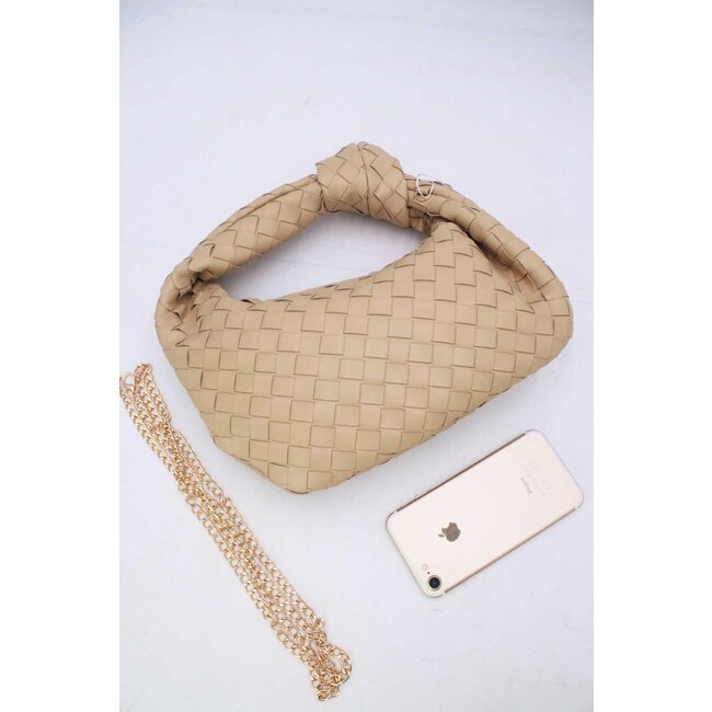 Beigefarbene gewebte Umhängetasche aus Kunstleder mit Knopfdetail und zusätzlichem Henkel