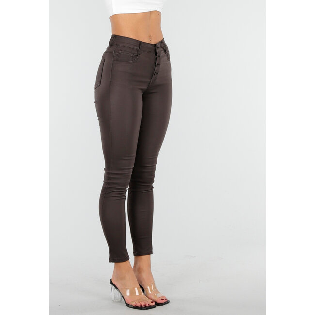Schokoladenbraune, beschichtete Skinny-Hose mit hoher Taille und Knopfverschluss