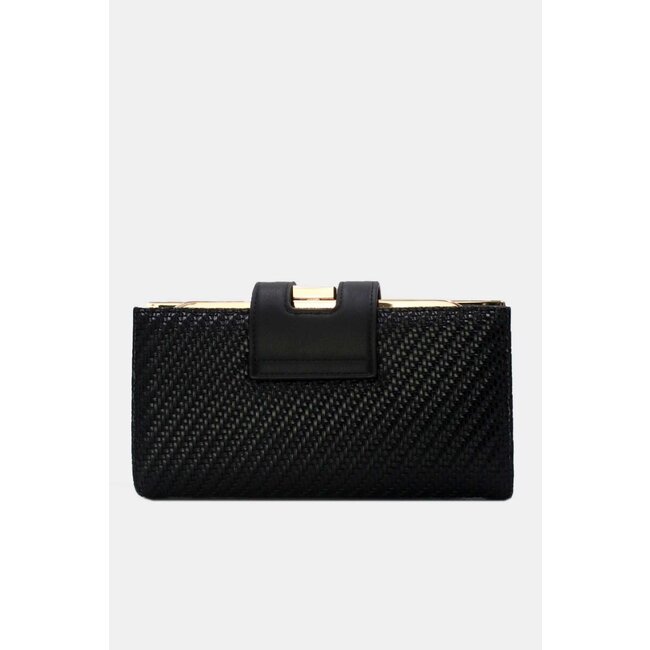 Schwarze geflochtene Clutch aus Kunstleder mit goldener Schulterkette
