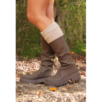 Braune hohe Stiefel mit Reißverschluss