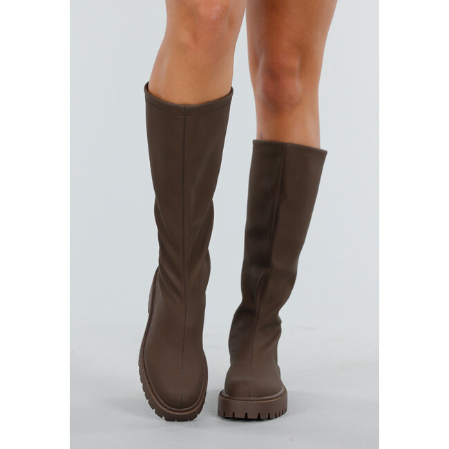 Kniehohe Stiefel in Braun mit klobiger Sohle