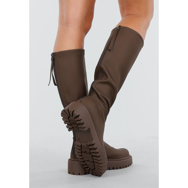 Kniehohe Stiefel in Braun mit klobiger Sohle