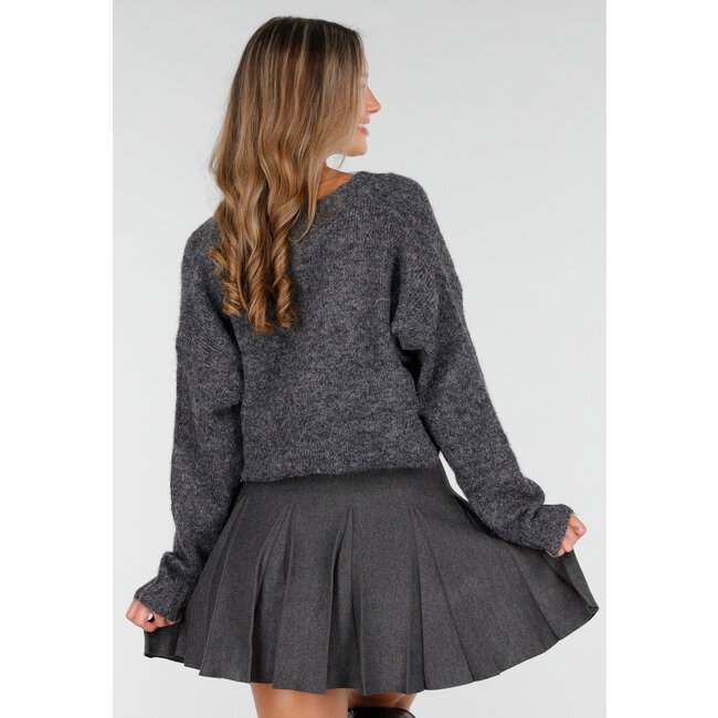 Dunkelgrauer weicher Pullover mit V-Ausschnitt und Oversize-Passform
