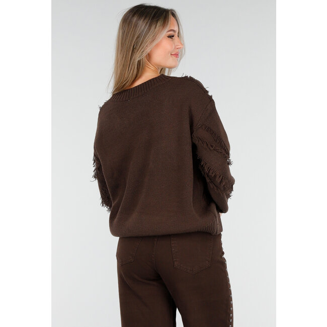 Brauner Pullover mit V-Ausschnitt und Fransen-Details