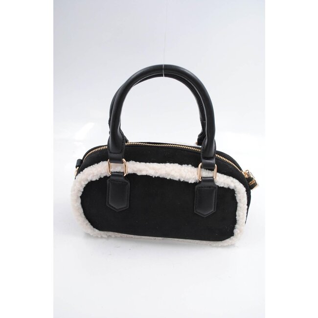 Schwarze Wildlederhandtasche mit weißem Fellbesatz und langem Schulterriemen