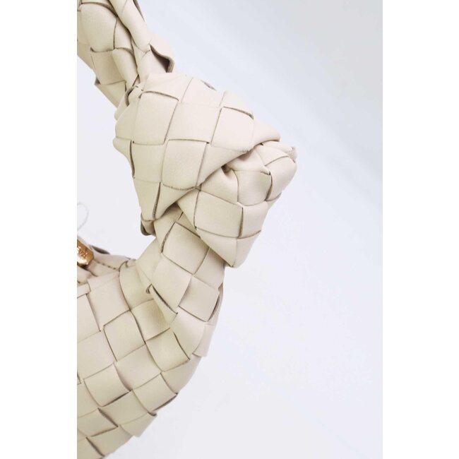 Cremefarbene gewebte Umhängetasche aus Kunstleder mit Knopfdetail und zusätzlichem Henkel