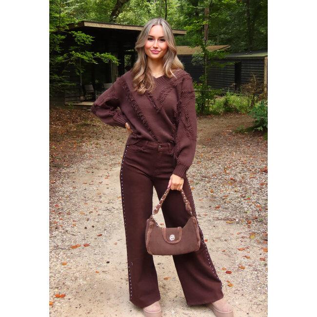 Braune Wildleder-Umhängetasche mit Fellbesatz und goldenem Kettenhenkel