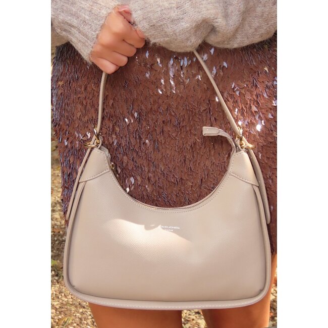 Beige Schultertasche aus strukturiertem Leder mit verstellbarem Riemen und goldfarbenem Reißverschluss