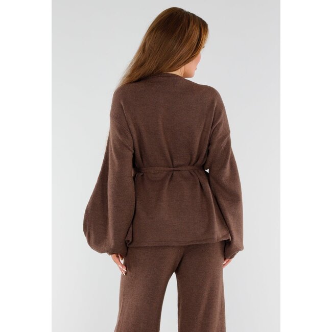 Braunes Strickset mit Reversoberteil und weiter Hose