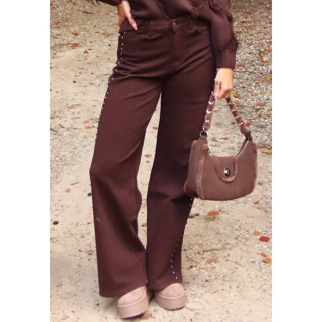 Dunkelbraune High Waist Wide Leg Jeans mit silbernen Nieten